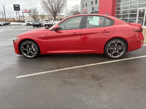 Certified 2022 Alfa Romeo Giulia Ti image 6