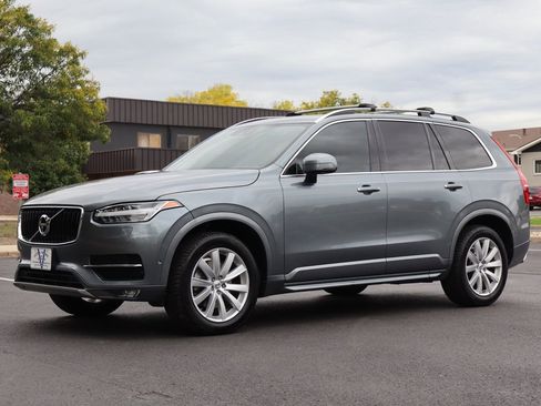 Used 2018 Volvo XC90 T6 Momentum w/ Convenience Package image 11
