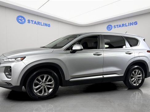 Used 2019 Hyundai Santa Fe SE image 2