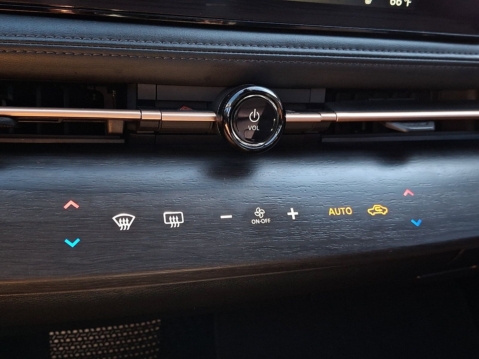 Certified 2023 Nissan Ariya AWD image 15
