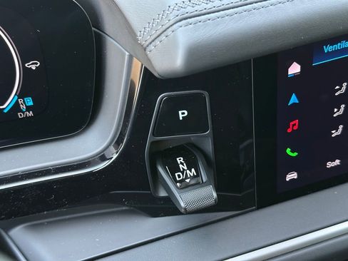 New 2026 Porsche Cayenne Turbo image 17