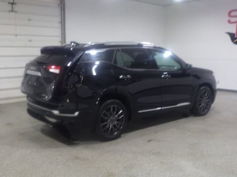 Used 2024 GMC Terrain Denali w/ Black Diamond Edition AWD/4WD image 4