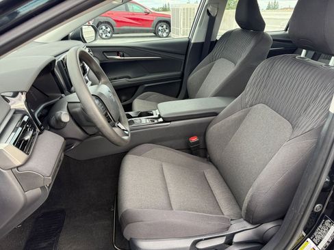 Used 2025 Toyota Camry LE image 24