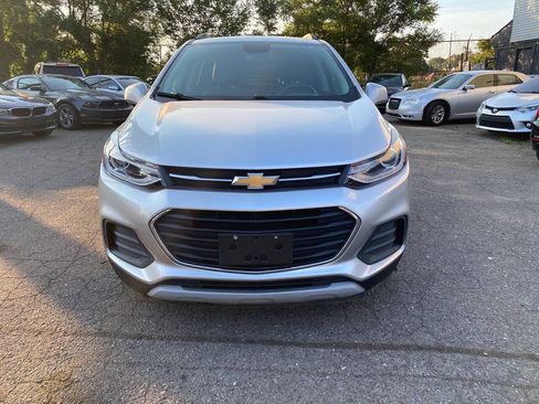 Used 2019 Chevrolet Trax LT w/ LT Convenience Package FWD image 4