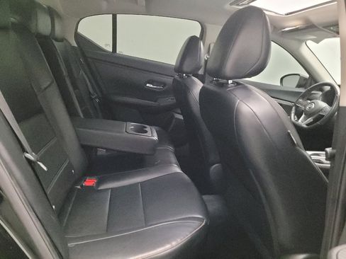 Used 2022 Nissan Sentra SR w/ SR Premium Package FWD image 19