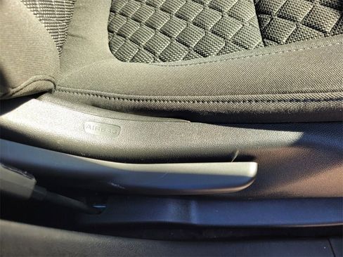 Used 2020 Chevrolet Blazer LT image 16