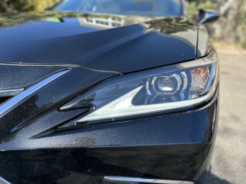 Used 2022 Lexus ES 350 w/ Premium Package image 5