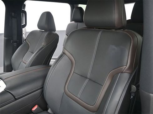 Used 2025 Nissan Armada SL w/ Captain's Chari Seat Package image 13