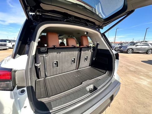 New 2026 Nissan Pathfinder Platinum w/ Cargo Package image 12