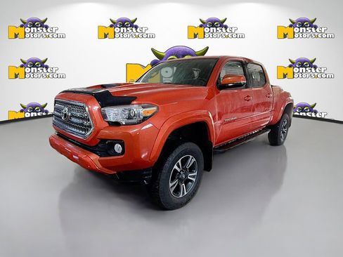 Used 2016 Toyota Tacoma TRD Sport AWD/4WD image 1