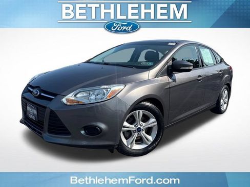 Used 2014 Ford Focus SE FWD image 1