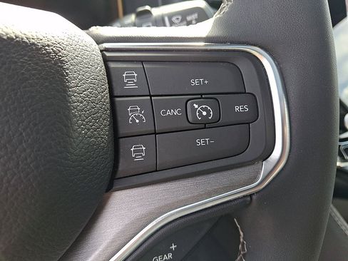 Used 2024 Jeep Wagoneer Series II w/ Convenience Group I AWD/4WD image 24