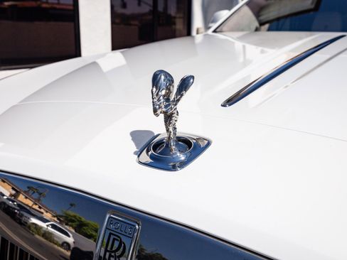 Used 2017 Rolls-Royce Dawn image 24