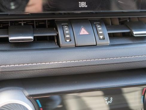 Used 2024 Toyota RAV4 Limited image 31