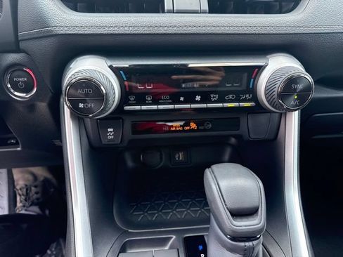 Used 2025 Toyota RAV4 XLE w/ Convenience Package AWD/4WD image 31