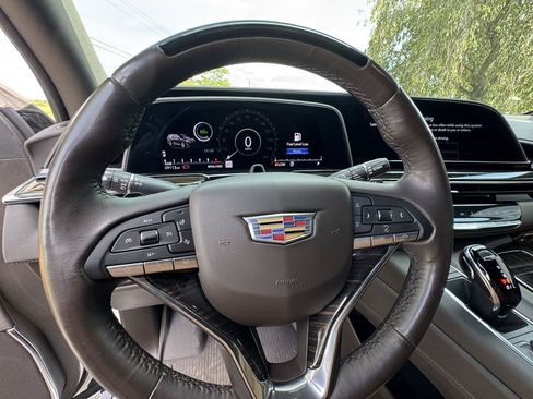 Used 2023 Cadillac Escalade Sport w/ LPO, ONYX Package AWD/4WD image 16