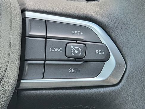 Certified 2024 Jeep Compass Latitude AWD/4WD image 34