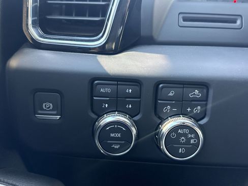 Used 2024 GMC Sierra 2500 Denali w/ Max Trailering Package image 17