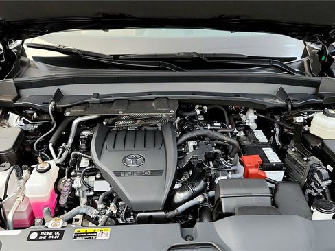 Used 2024 Toyota Grand Highlander Platinum image 17