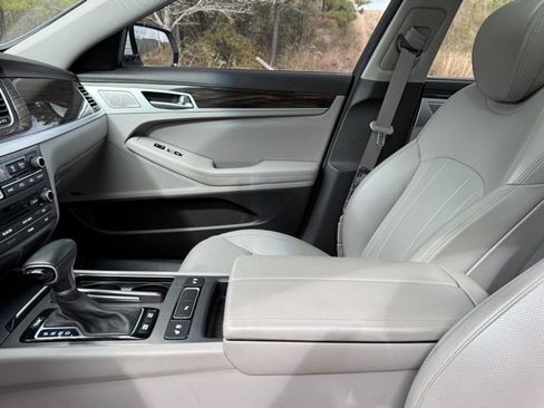 Used 2018 Genesis G80 3.8 w/ Option Group 02 image 24