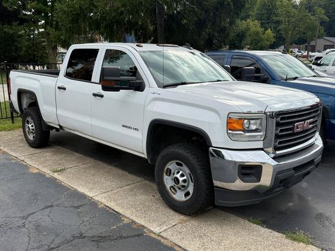 Used 2016 GMC Sierra 2500 4x4 Crew Cab w/ Sierra Convenience Package image 2