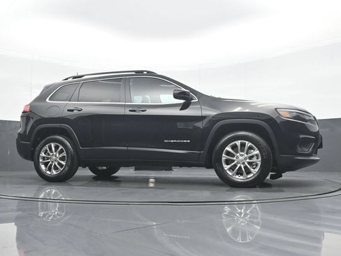 Used 2022 Jeep Cherokee Latitude Lux w/ Sun & Sound Group AWD/4WD image 31