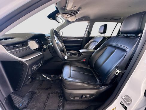Used 2022 Jeep Grand Cherokee L Limited RWD image 18
