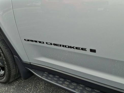 Certified 2024 Jeep Grand Cherokee L Altitude AWD/4WD image 31