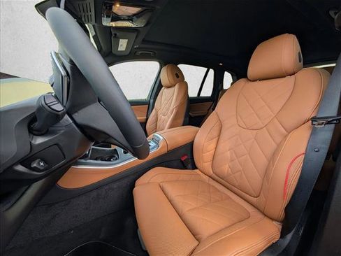 New 2026 BMW X5 xDrive50e w/ Premium Package AWD/4WD image 5