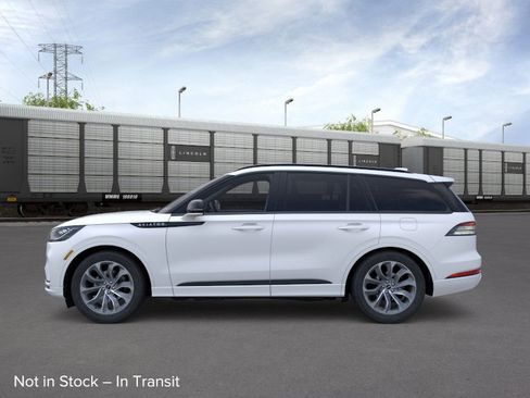 New 2026 Lincoln Aviator 2WD image 16