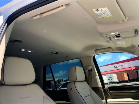 Used 2021 GMC Yukon Denali AWD/4WD image 30