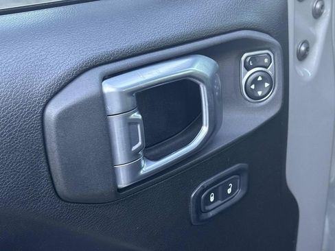 Used 2022 Jeep Wrangler Unlimited Sport image 23