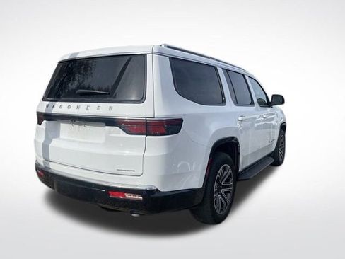 Used 2024 Jeep Wagoneer Series II w/ Flexible Seating Group image 4