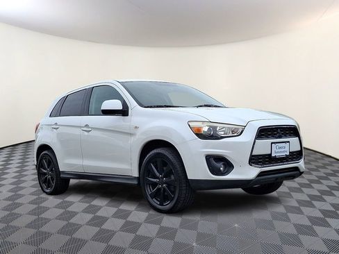 Used 2015 Mitsubishi Outlander Sport ES FWD image 1
