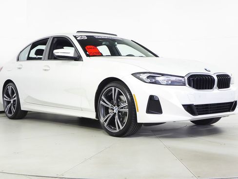 Certified 2023 BMW 330i Sedan w/ Convenience Package RWD image 4