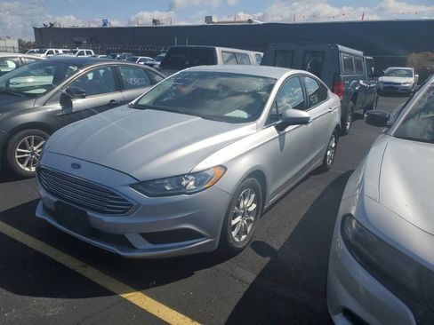 Used 2017 Ford Fusion S FWD image 3