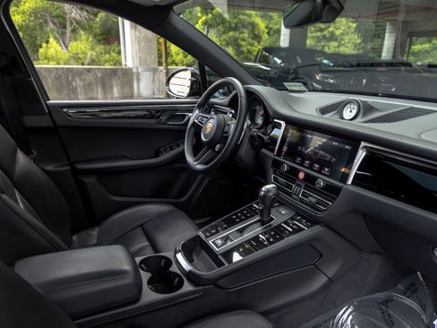 Certified 2022 Porsche Macan S AWD/4WD image 56