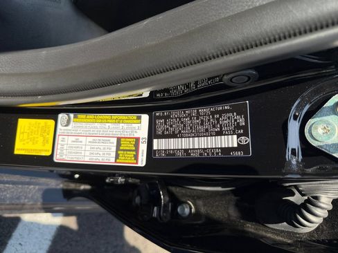 Used 2026 Toyota Camry Hybrid AWD/4WD image 29