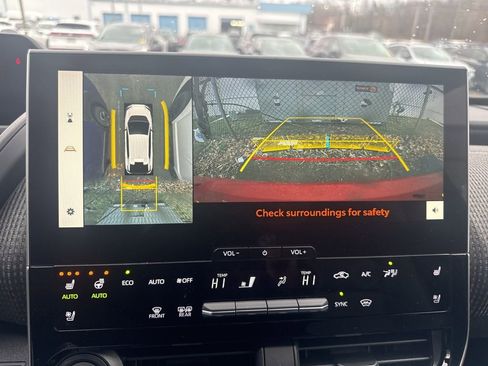 Used 2024 Subaru Solterra Touring w/ Touring Package image 10