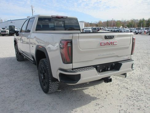 New 2026 GMC Sierra 2500 AT4 image 9