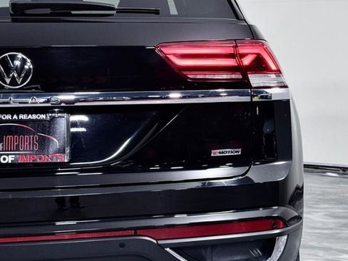 Used 2022 Volkswagen Atlas Cross Sport SE w/ Panoramic Sunroof Package image 14