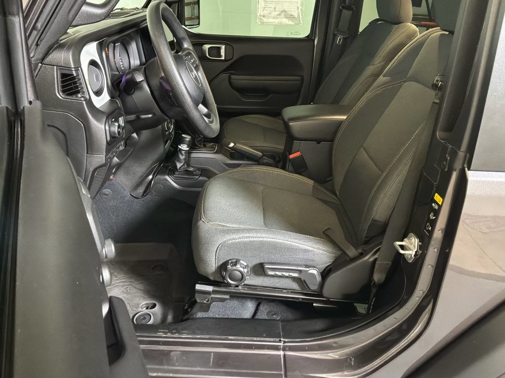 Used 2024 Jeep Wrangler Sport AWD/4WD image 15