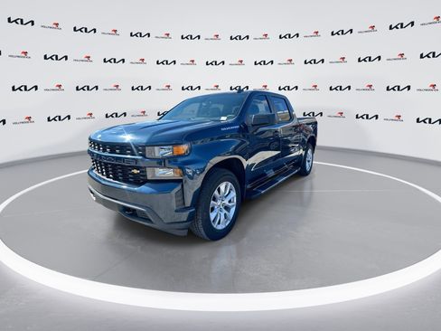 Used 2020 Chevrolet Silverado 1500 Custom w/ Custom Value Package RWD image 4