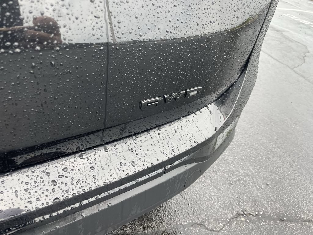 Used 2022 GMC Terrain SLE w/ Elevation Edition AWD/4WD image 6