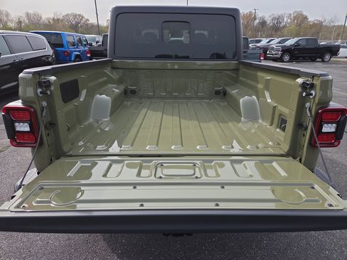 New 2026 Jeep Gladiator Sport image 8