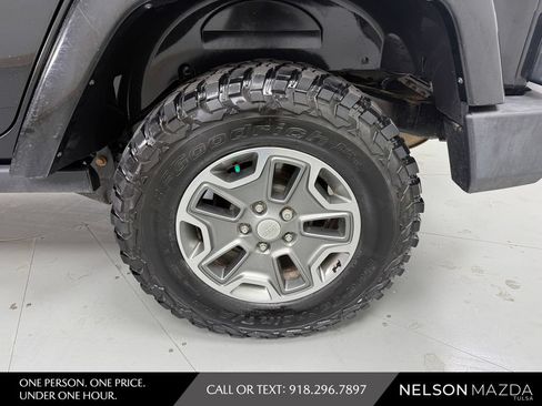 Used 2014 Jeep Wrangler Unlimited Rubicon w/ Connectivity Group AWD/4WD image 12