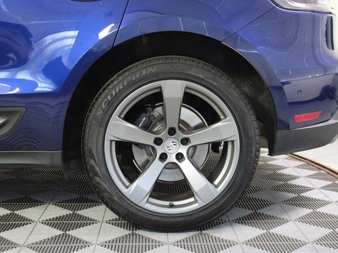 Used 2022 Porsche Macan w/ Premium Package Plus image 40