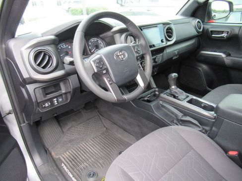 Used 2019 Toyota Tacoma TRD Sport RWD image 15