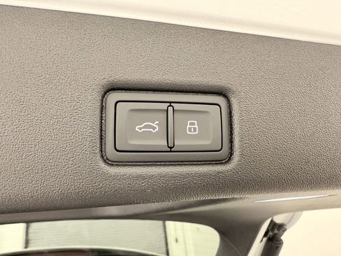 Certified 2025 Audi Q5 Premium w/ Convenience Package AWD/4WD image 24