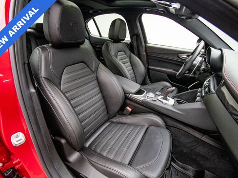Used 2023 Alfa Romeo Giulia Estrema AWD/4WD image 15